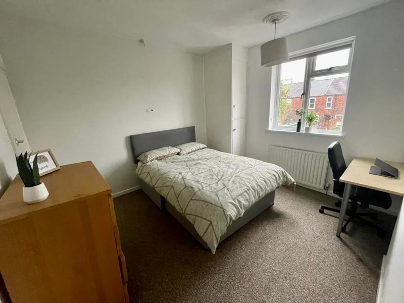 3 BEDROOM – STUDENT HOUSE – All Inclusive Bill - Thumbnail 3
